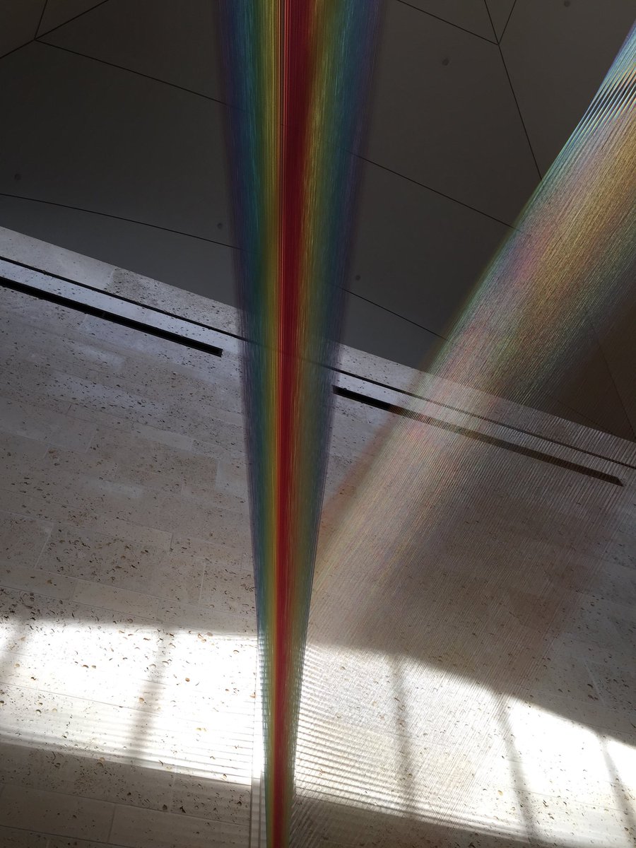 KJMatsler's tweet photo. Artistic display of a rainbow using fine threads #physics @amoncarter @aapt_ptra https://t.co/QPgeWqRUwq