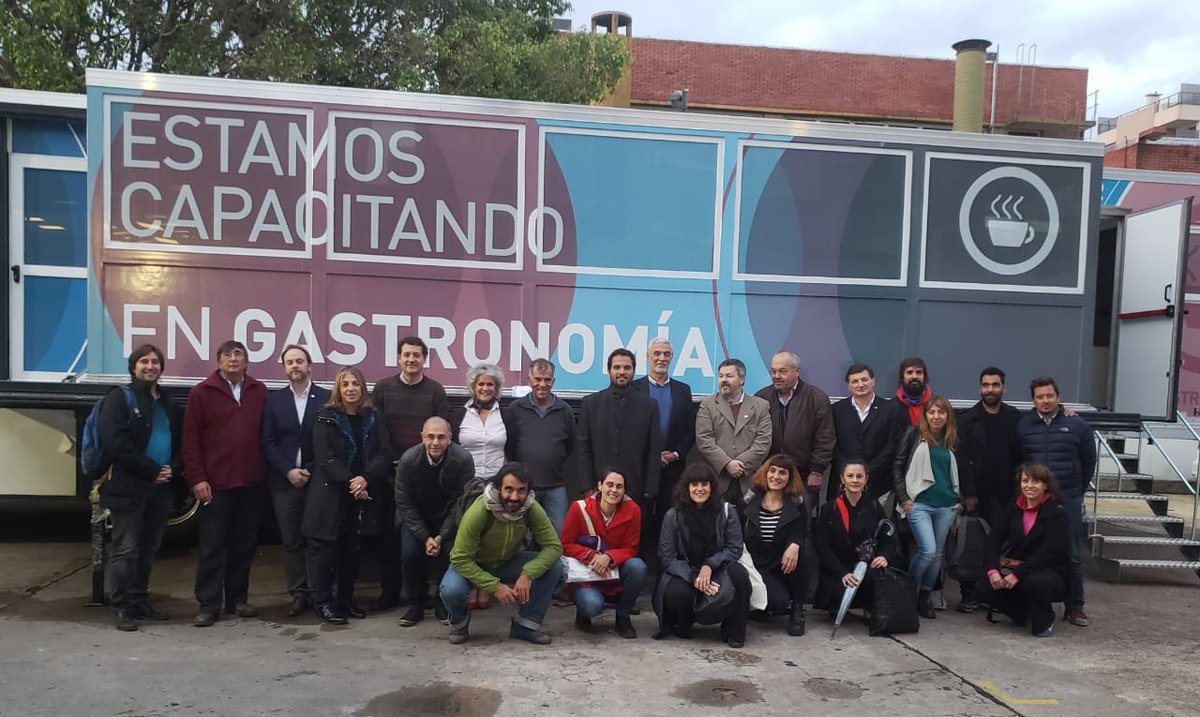 maximobontempo's tweet photo. Hoy el @INETetp presentó su aula taller móvil para capacitación gastronómica, una alegría el encuentro con tantos amigos y organizaciones https://t.co/ii6N4cvVLw