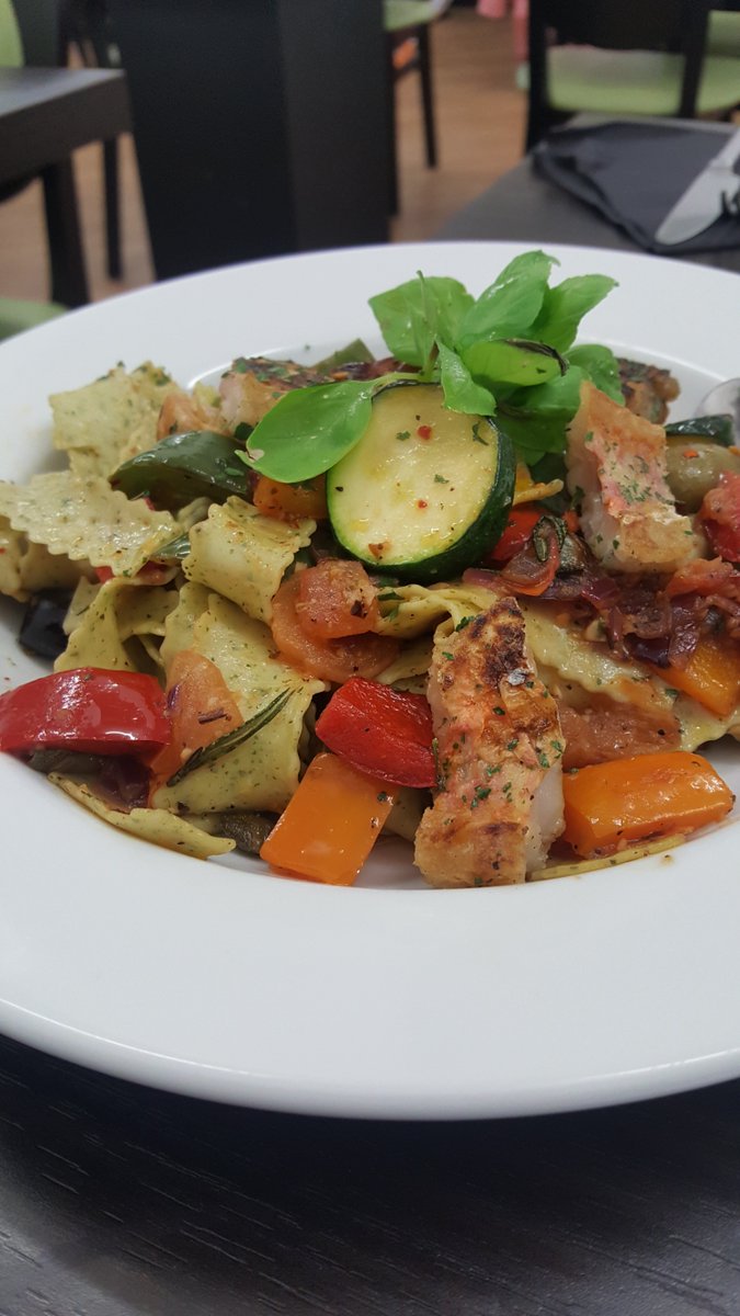 pastabilitynott's tweet photo. Pastability's FRESH FISH FRIDAY:
Triglia rosse con Parpadelle picante.
Fresh Parpadelle pasta, Red mullet and spicy roasted Mediterranean vegetables. π½π½
#pastability #pastabilitynewark #pastabilitynotts #fishfriday #freshfishfriday #freshfood #foodie #foodstagram https://t.co/lQvQPltEsq