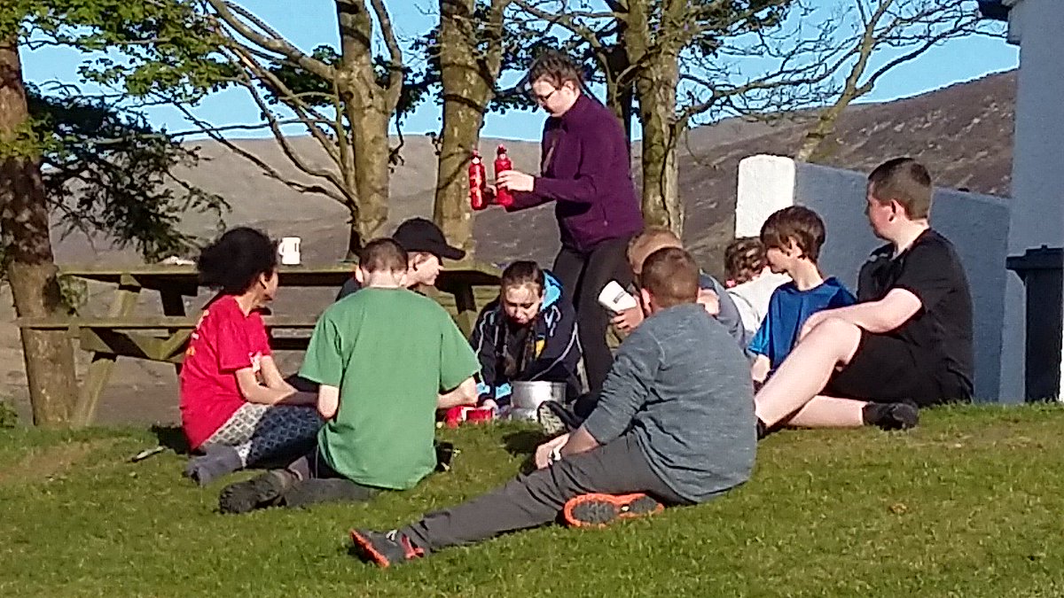phuntley_BASFC's tweet photo. Fab bunch of kids #dofe #bangoracademy https://t.co/DEbXMESjtn
