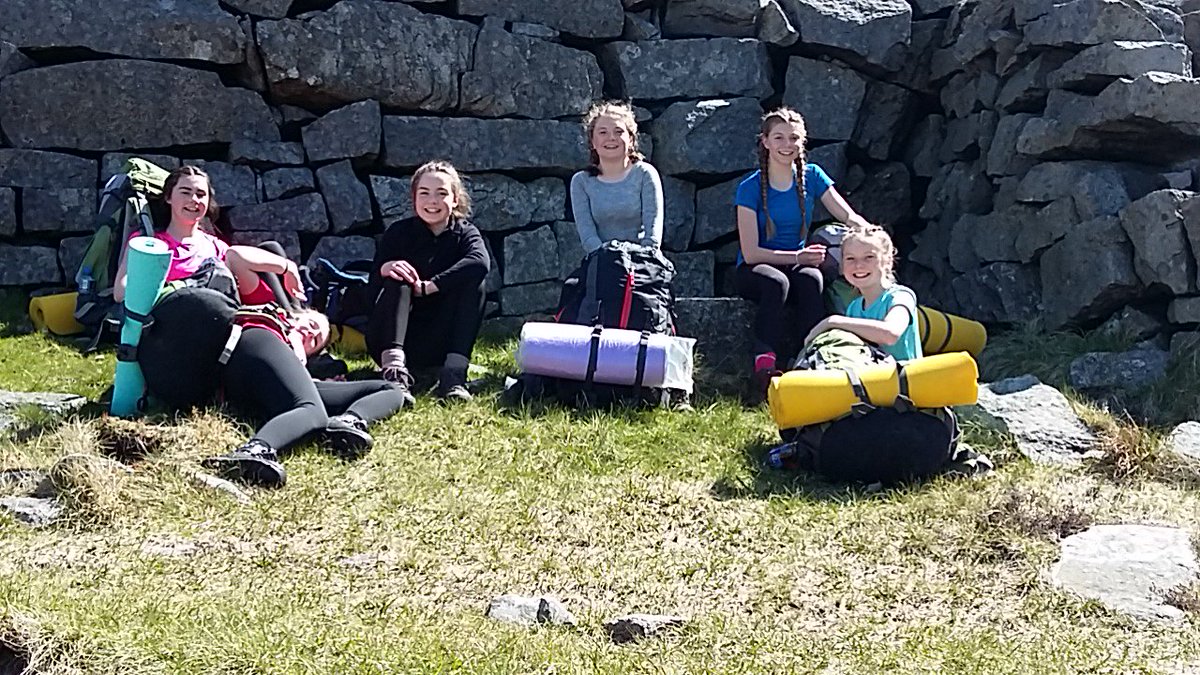 phuntley_BASFC's tweet photo. Fab bunch of kids #dofe #bangoracademy https://t.co/DEbXMESjtn