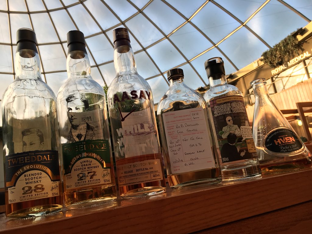 WOLSedinburgh's tweet photo. Would you look at this lineup... @ChrisHoban1 brought along a cracking history and future of @RaasayWhisky
Thanks for everyone who came along tonight, it was an absolute blast!
#WhiskyIsForSharing #CaskSamples #NewMake https://t.co/7tXHmSVFBu