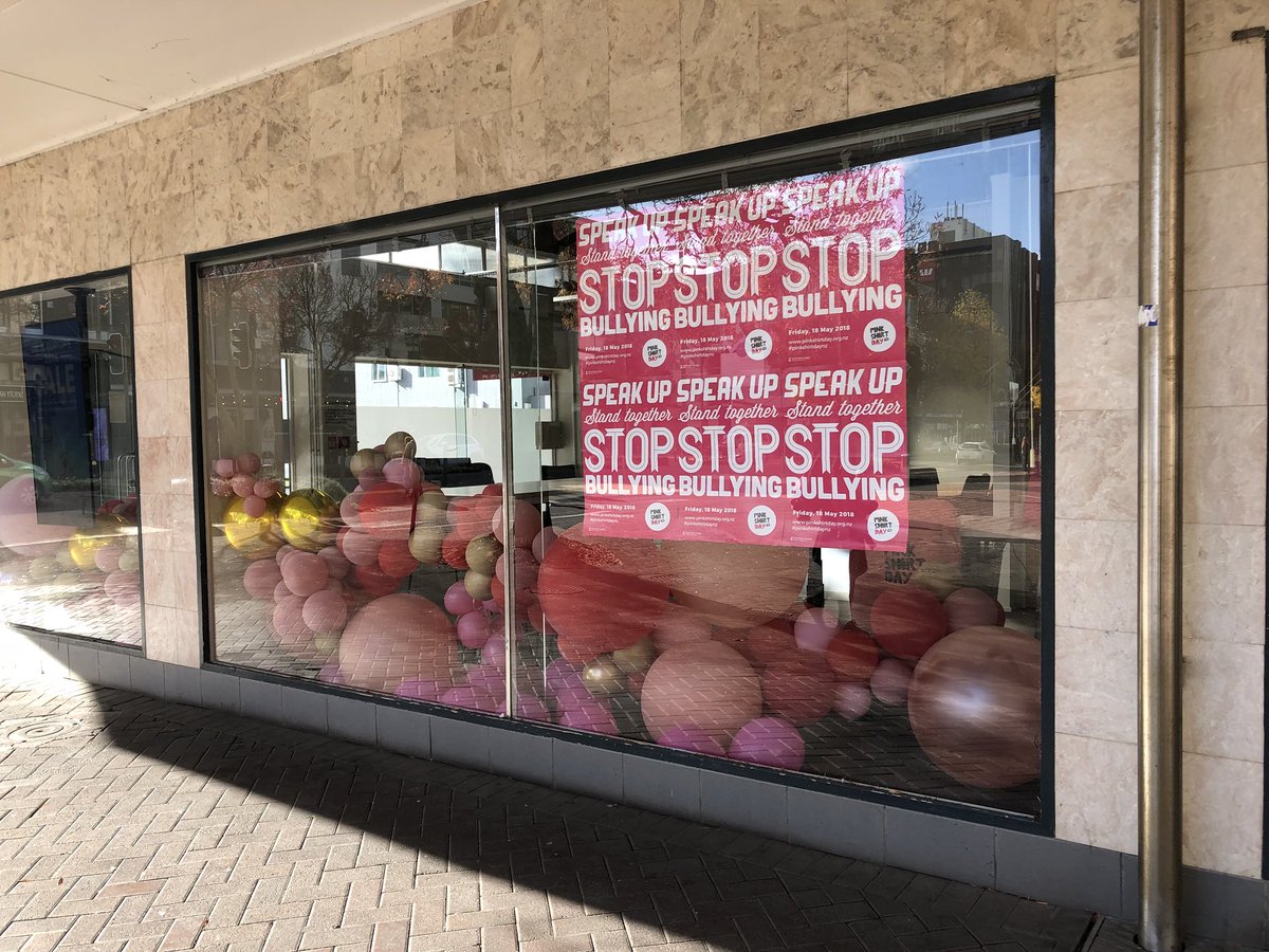 The <a href="/HamiltonCentral/">Hamilton Central</a> office is ready for #PinkShirtDay @thebreezenz @WaikatoPolice #epipanycafe #linkedinpink