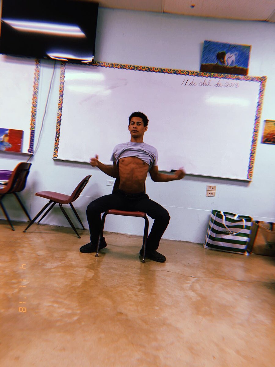 eddix_yeezus_'s tweet photo. Donโt mind me just doing what I know ๐ฆ๐ฆ https://t.co/1QVyTboUmX