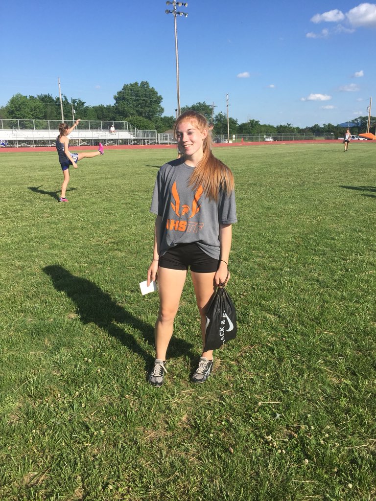 InmanSchools's tweet photo. 100M HH State Qualifier #IHSTrack via @JayJparsons https://t.co/M47aULXXs2