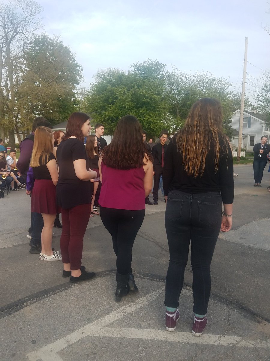 VHSSoundsation's tweet photo. Having a blast singing at the beach for the first Third Thursday of the year! https://t.co/0iUPgcWiWu
