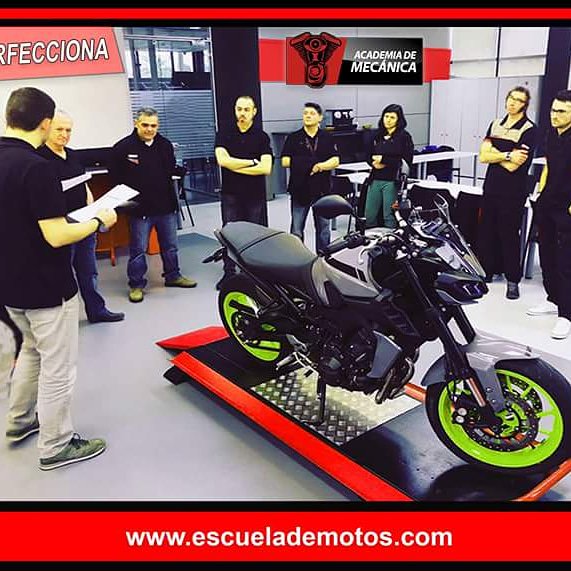 aemoto's tweet photo. Academia de Mecánica de Escuela de Motos te perfecciona en el fascinante y rentable mundo de la tecnología motociclista. 
Iniciamos cursos todos los meses
Academia de Mecánica
MOTO CASA
Calle Chamburos E14-192 y Av. Eloy Alfaro (entrando por la calle Los Nogales)
Tel  0988535038 https://t.co/ZwPu01ZTY1