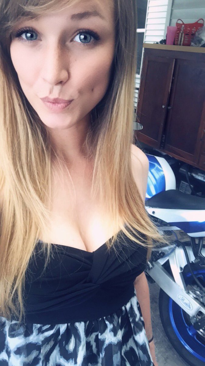 AudriiJames's tweet photo. It’s cam time! See you on #mfc #ItsAudrii 
@MFCpromotion @MFCLoungePromo @MobileMFC @Camxxxgirls @CamGirlsInfo @MyFriendonCam @MyFreePromotion @MyFreeCamsBabes https://t.co/YsS5hjy5Rr