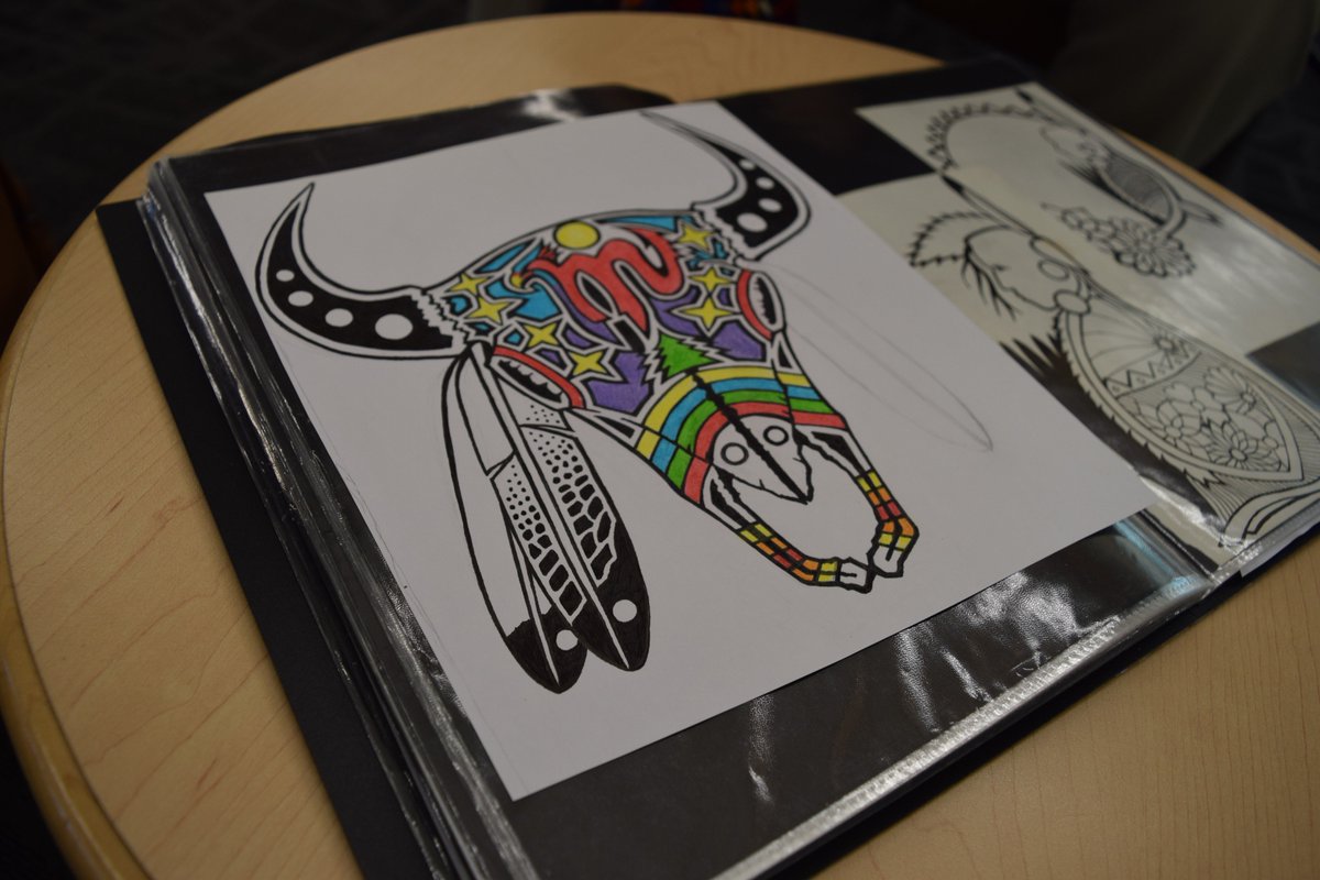 calgarylibrary's tweet photo. Calling all Indigenous artists! Apply today to have your artwork featured in libraries across Calgary for the month of June in celebration of National Indigenous History Month. #yycarts https://t.co/5iVaQiueRx https://t.co/mhX01i8zvz