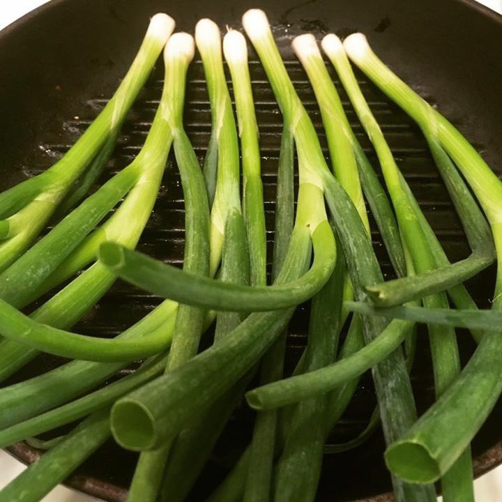 KitchenSprout's tweet photo. #Toronto Run 🏃 to .@dilisos located in @StLawrenceMkt #DinnerToronto #ShopLocal #InchAndAHalfRibEyeSteaks #PanSearedInTarragonButter #RoastedGarlic #GrilledRedPeppers #GrilledSpringOnions #TomatoNBasil #HomeChef #LocallyRaised #NoHormones #NoAntibiotics #CheersFromToronto🥩🍷🥩 https://t.co/KhrMd9Lnxq