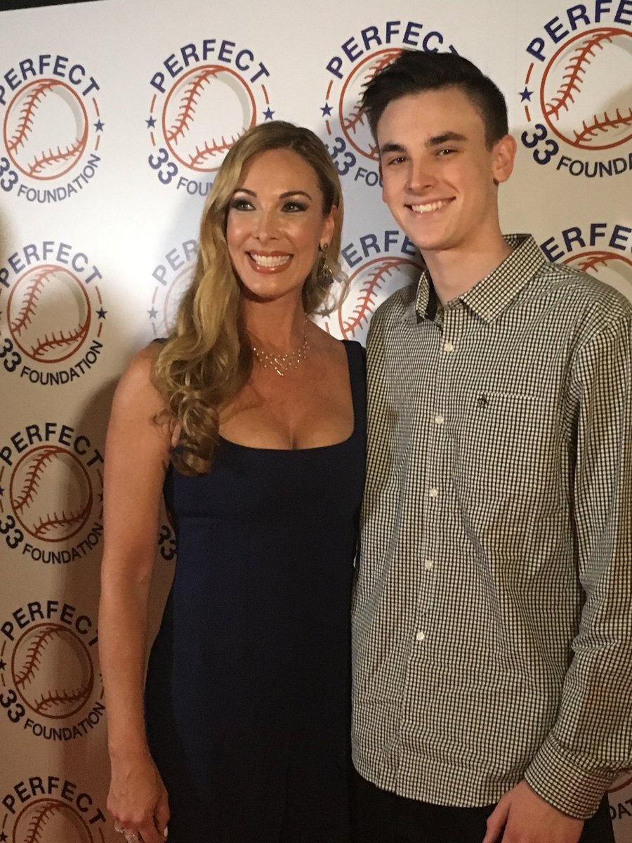 DPCeleb's tweet photo. Nina & son Lars Wells at the #perfect33foundation #20thanniversary #perfectgamecelebration #nyc #sonyhall #newyork #manhattan #baseball #yankees #sports #athletes #photography #indrapr #livewithmj #indrapublicrelations #mjpedone https://t.co/tH6sHTxWYz