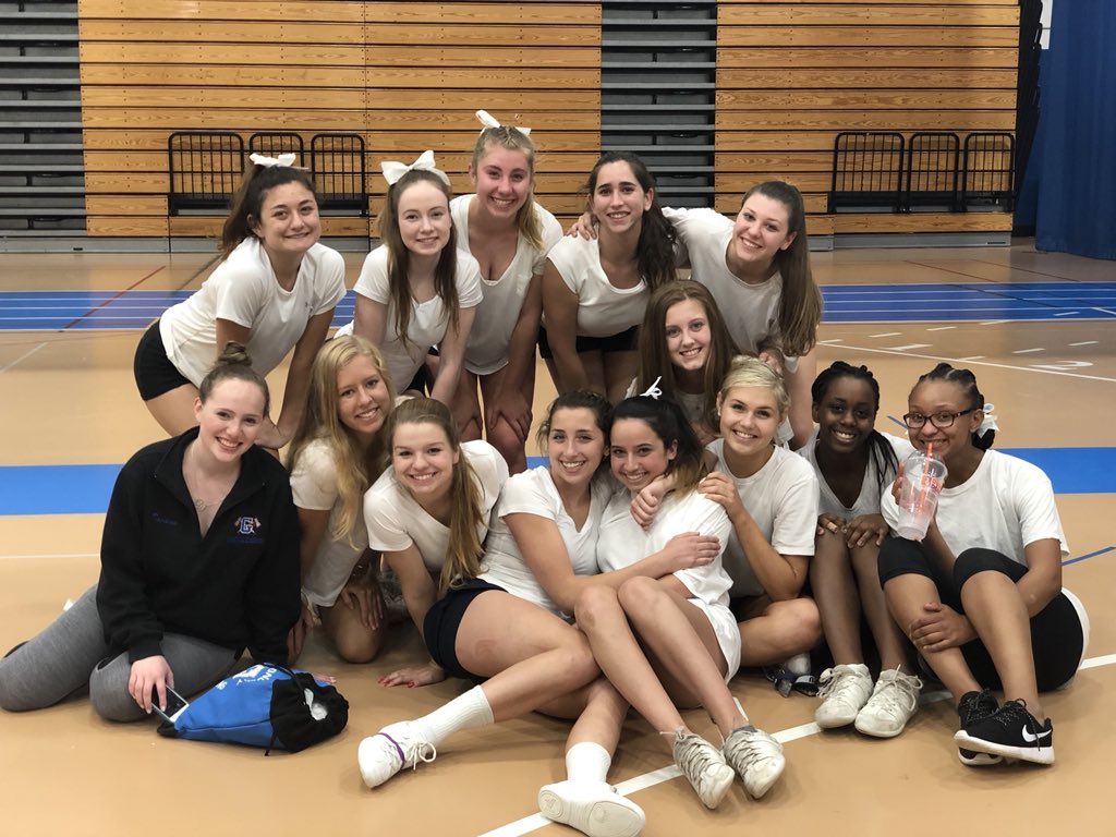 Gburycheer's tweet photo. Seniorssss!!! #lasttryoutevaaaa #minusbrynn https://t.co/9KOwwk3WWC