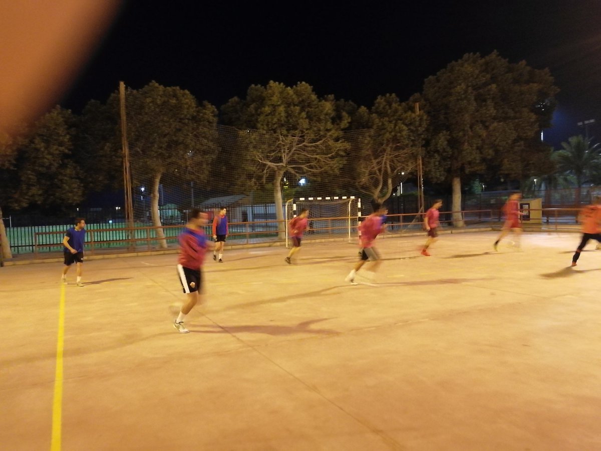 dreamfutsal1's tweet photo. Hoy último entreno antes de la final de este Sábado. Es la última jornada!! 
Si empatamos o ganamos seremos equipo de preferente.
#familiaelchedreamluxuryworldstore
#losdeberesestanhechos
#confioenesteequipo
#1Regionalsenior https://t.co/Sv4DmpO86k