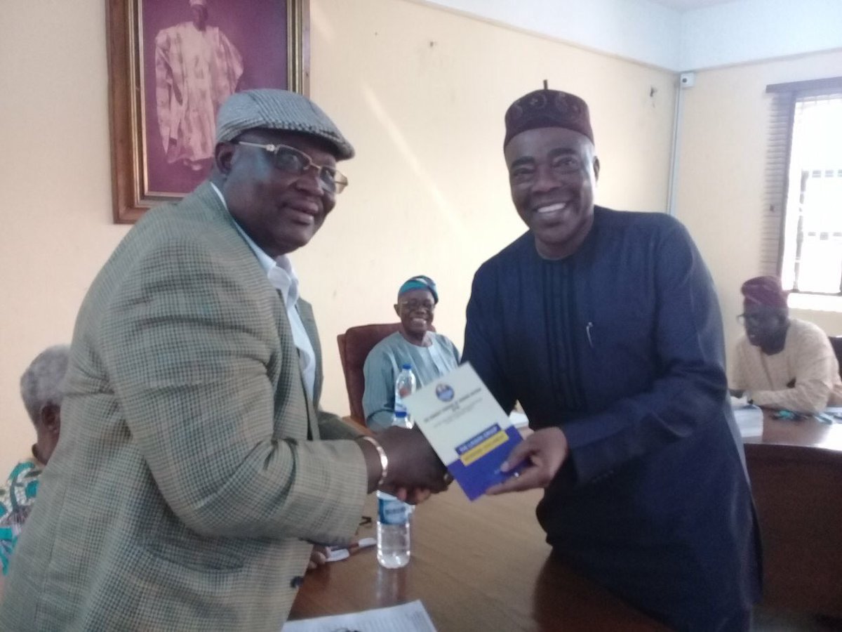 The Eminent Persons of Ikorodu Division (EPID), a body comprising of important personalities presented a Working Document to the public by its Liaison Group at the Gbadamosi hall of the Ikorodu Town hall on Tuesday, May 15, 2018.