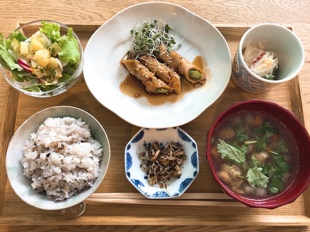 O Xrhsths 喫茶と食事 みどり Sto Twitter 5月18日 5月日 5月25日 5月27日の和定食 豚肉のアスパラ巻き ジャガイモと木の芽のサラダ かにとキュウリ酢の物 根菜の汁物 けんちん汁 じゃこくるみ 雑穀ご飯 喫茶と食事みどり 喫茶みどり 喫茶と食事