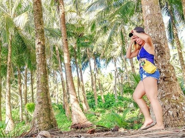 Hull_Stern's tweet photo. Summer feels π Catch us at @spectrumfairmanila at Rockwell Power Plant Mall this weekend for our Sunlight Yellow and Sea Pen Orange bags. π #hullstern #travelinghullies https://t.co/1PtXkaiHN1 https://t.co/4pVEVXOdqU