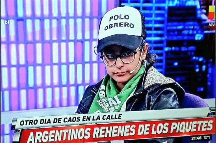 YONOLAVOTE_y_UD's tweet photo. RT RT RT
👇👇👇
GABRIELA DE LA ROSA:
Piquetera del PO.
Vos trabajas y ella #TeJode
Le pagamos un plan de $ 4.750. Dice que no le alcanza.
PERO CON ESA PLATA SE VA DE VACACIONES A RÍO...
Mientras tanto nosotros nos #RefrescamosEnLaDucha. https://t.co/mDWmF8OTLe
