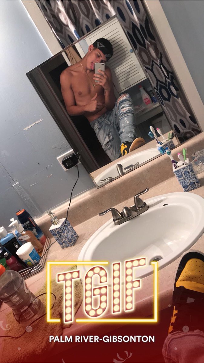 kingdripdrip's tweet photo. When you too big for the mirror #throwbikeee https://t.co/kczrcKSpjJ