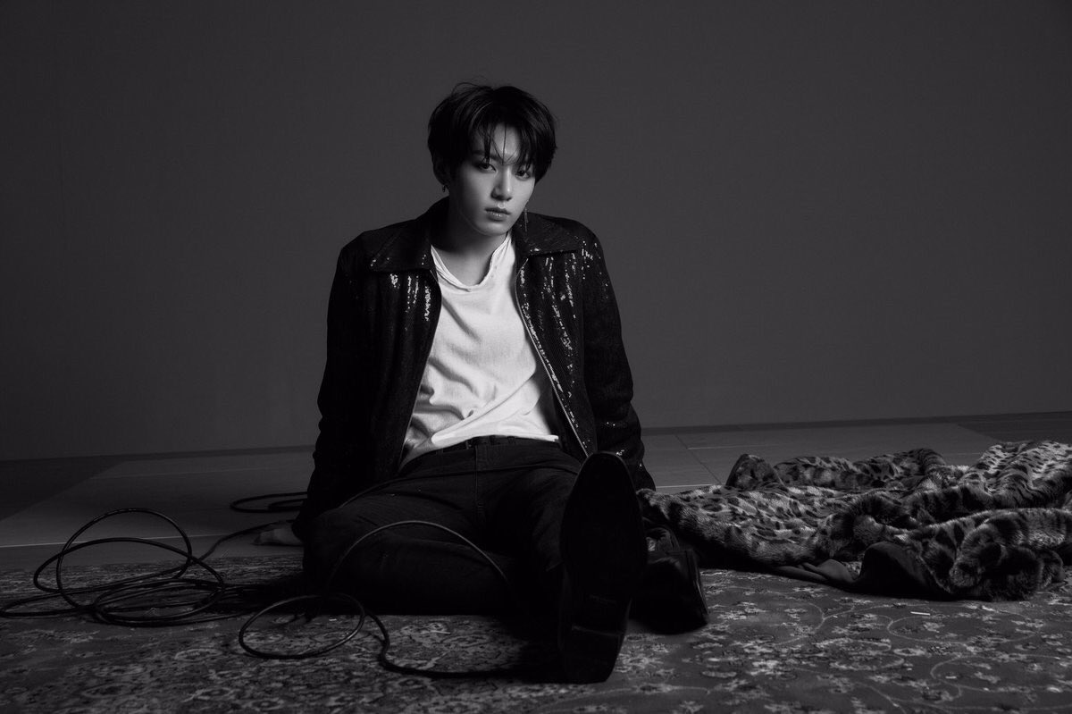 JK_Glitters's tweet photo. [FULL TRANS] From a boy who’s been completely edited out from an audition program Superstar K to becoming main composing-idol @BTS_twt Golden Maknae Jungkook’s surprising growth story.

https://t.co/pEgdGaLq4N

Yes, I got a bit emotional while translating this😭

#iVoteBTSBBMAs https://t.co/0Kuat2Wq6p