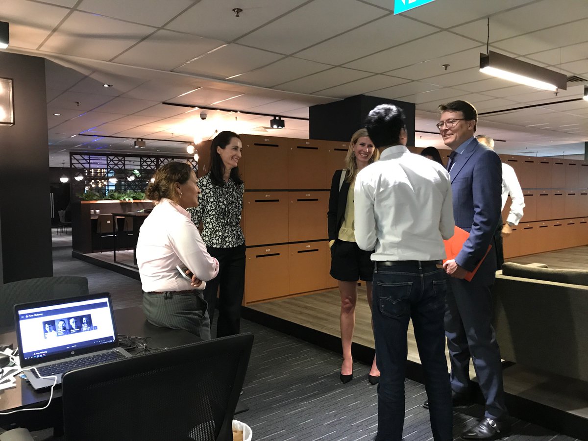 Very interesting discussions with Prince Constantijn of the Netherlands and the local FinTechs of 80RR! 

#fintech #regtech #singapore #netherlands