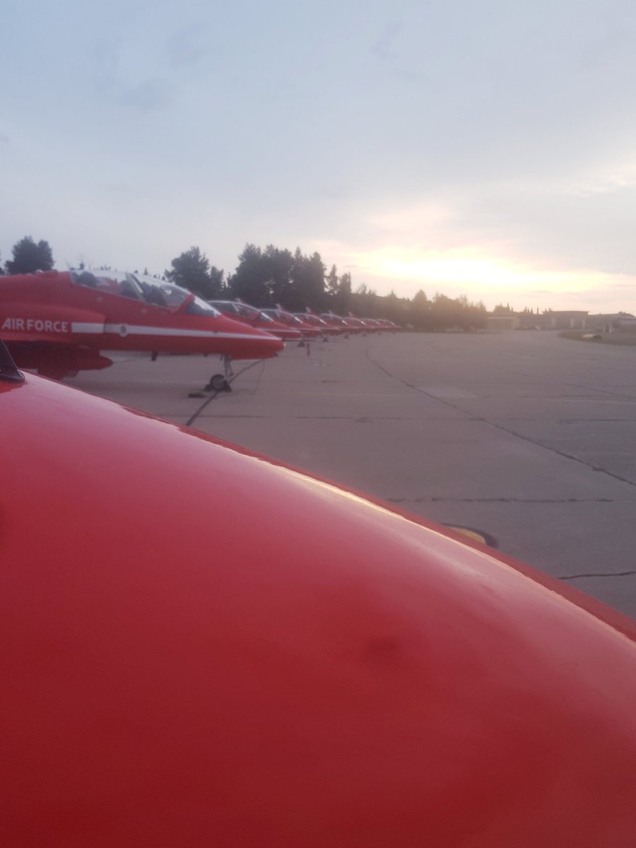 andybrooks91's tweet photo. Unlocking the jets for Friday's flying I got to enjoys gypos usual walk down to their jets, glad I'm all the way up in 4. #rafatcircus18 #RedArrows https://t.co/7f4ZdaHTl4