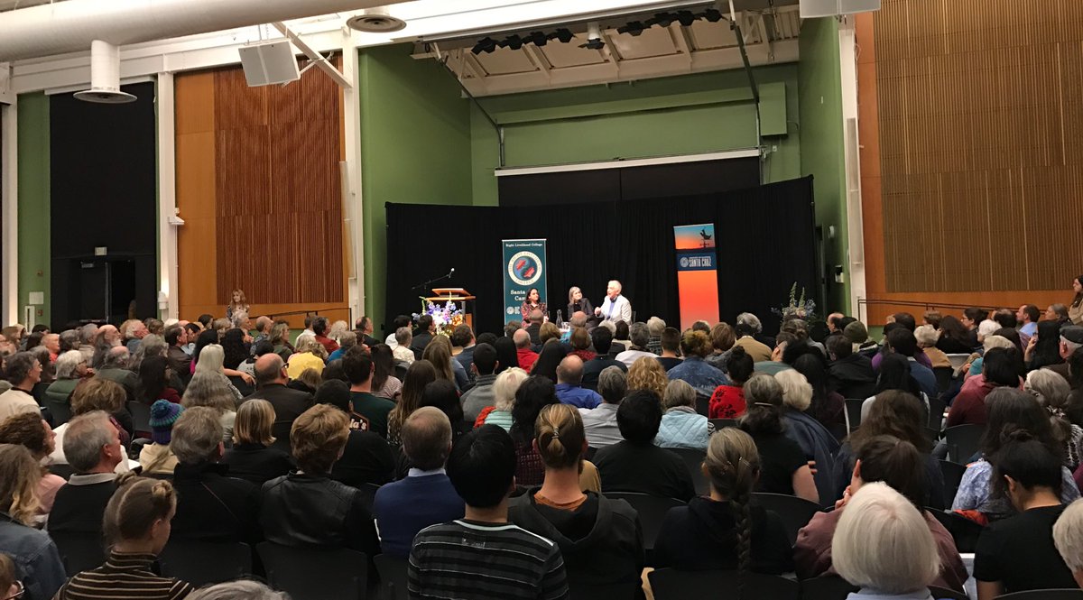 UCSCevents's tweet image. More than 500 students and community members gathered to listen to Amy Goodman &amp;amp; Daniel Ellsberg on the dangers of secrecy and the importance of an independent media. @rlafoundation @ucsc #thinkUCSC