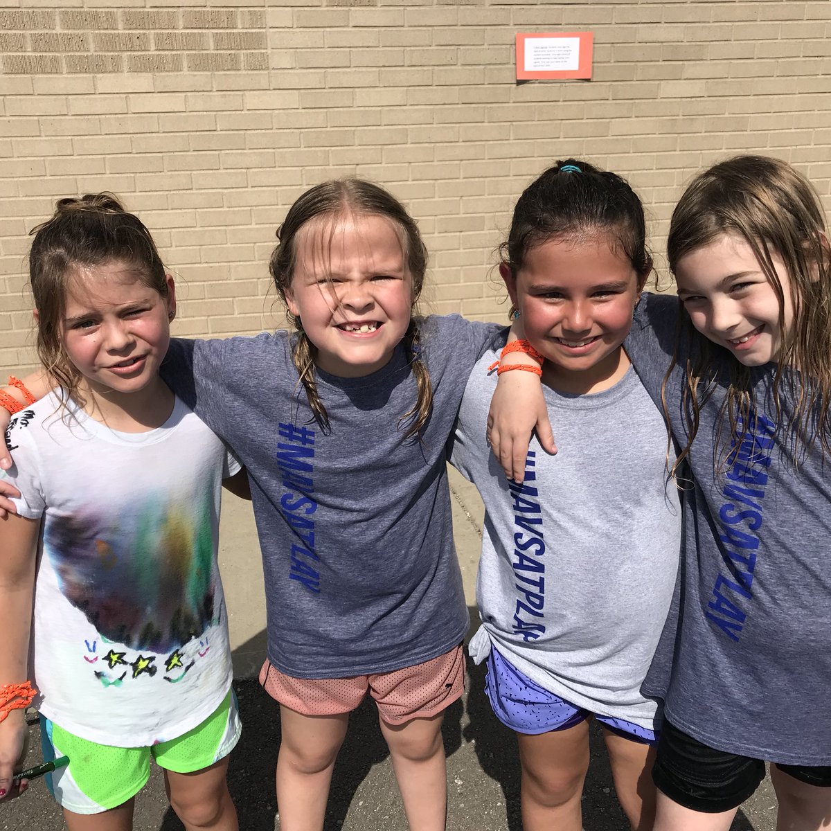 Such a fun time at field day! Thank you Madison Place PTO for the Kona Ice! Yummy! <a href="/MadisonPlaceK5/">Madison Place</a> <a href="/MadisonPlacePTO/">Madison Place PTO</a> <a href="/MovinMavs/">Tara Wolfe</a>