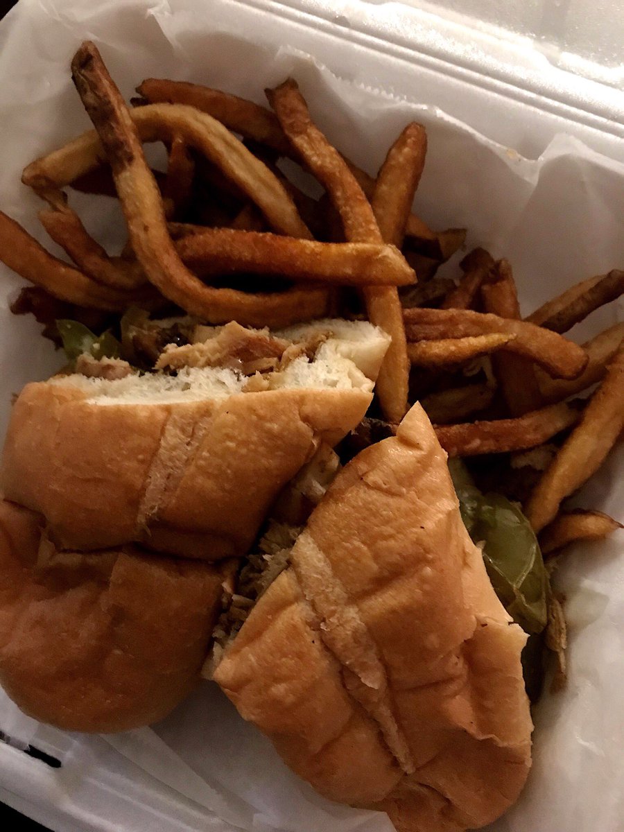 NyssaLikeLisa's tweet photo. Thank you @Roadrunnerboii for this amazing Philly cheesesteak!!! Iβm gonna savor this, finally no more pasta haha #philly #food #lateeats https://t.co/rfJDejy9hU