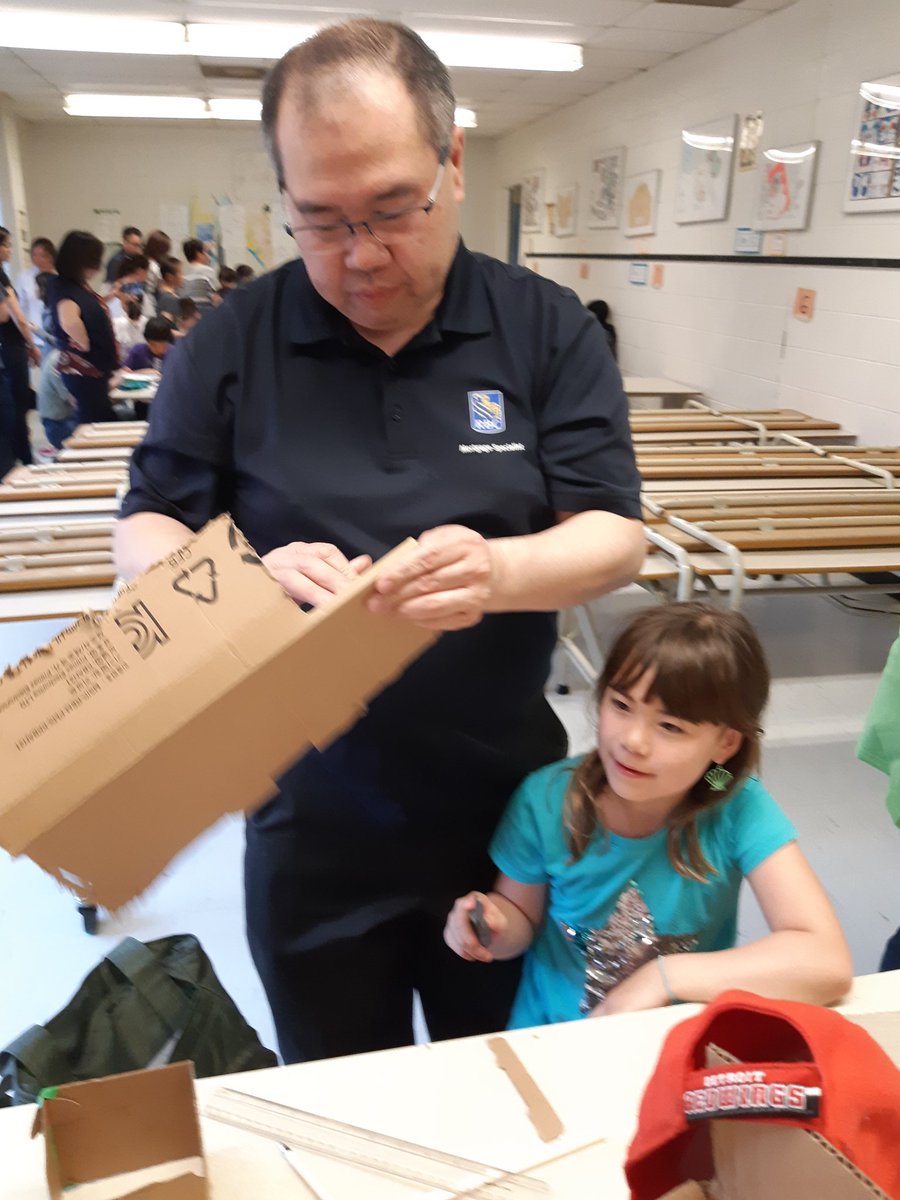 CherylHum1's tweet photo. #Amsteam18 #BirdhouseBuilding https://t.co/j7zyLcKJxJ