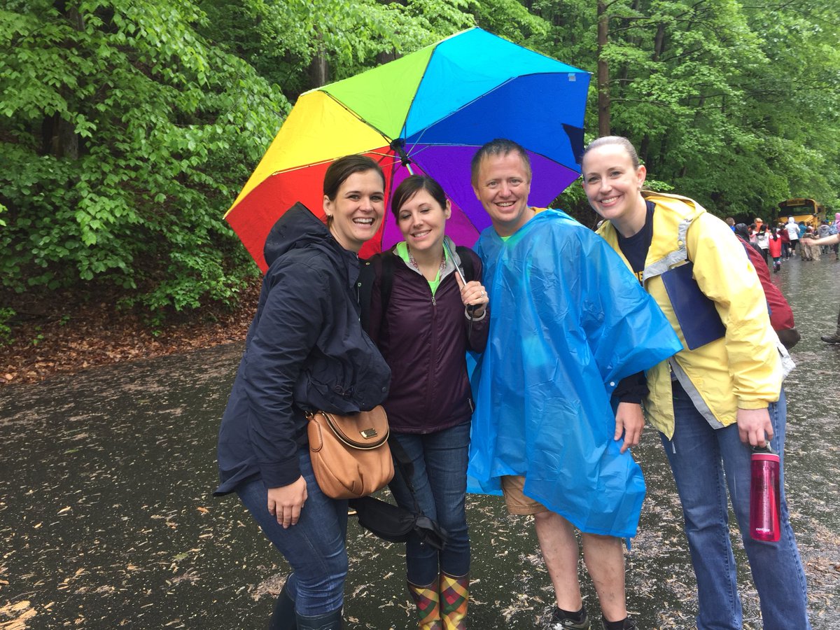 Thankful for this team, and for making the best of a rainy day! @MrChanceysClass <a href="/DEW0404/">Dorothy Webber</a> #lhepride