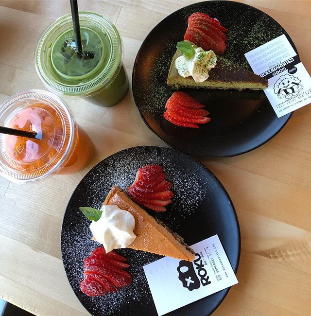 rokubarbites's tweet photo. Matcha Green Tea
& Thai Tea Cheese 🍰
With Matching Lattes •
•
Rokubar+bites ™
@rokubarbites
#supportlocal #centertown #chinatown #ottawa #otown #asianfusionstreetfoodottawa #613eats #cheapeats #bites #khmer #laos #laobodican #outinottawa #narcityot… https://t.co/DeT0h07RUy https://t.co/lhM4XbBzfu