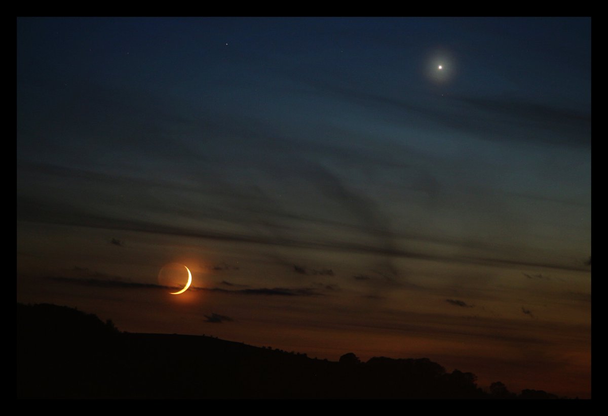 Venus and the Moon looked beautiful from Kendal, Cumbria late Thursday evening ( 2/3 )