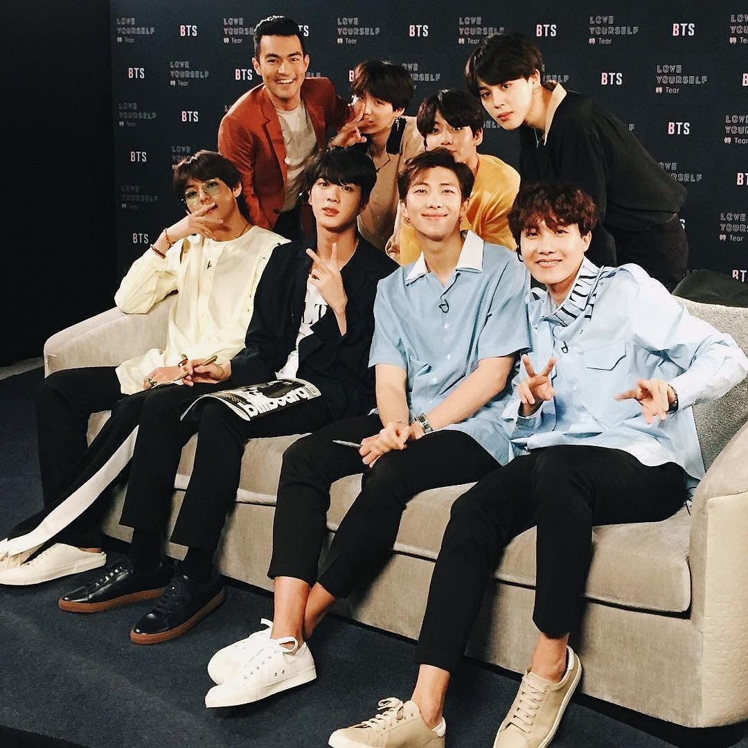 _nuna_V's tweet photo. 우리 태형이 미국에서도 너무 잘하고있어~
역시 최고야🐯👍
#IVoteBTSBBMAs @BTS_twt https://t.co/lhz4ujUDwk