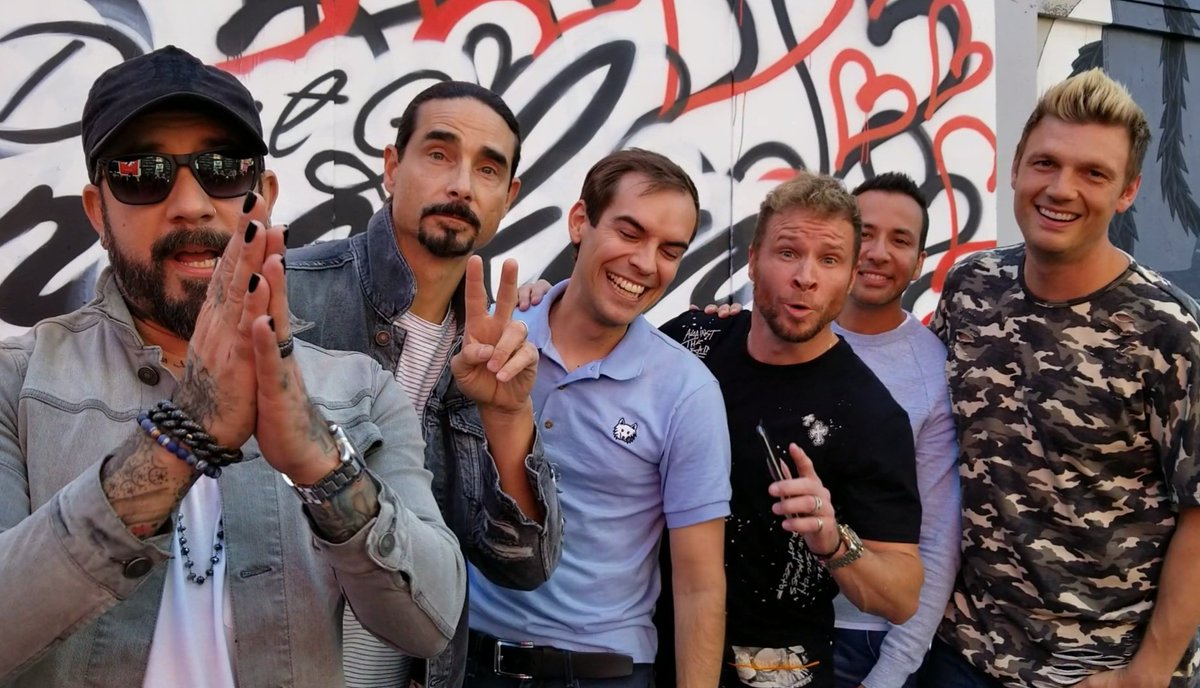 jacksfilms's tweet photo. uh
just met the Backstreet Boys
and they were LOVELY

Thank you guys for providing @2ToesUp and me with decades of jams, and congratulations on your new single #DontGoBreakingMyHeart!! @backstreetboys https://t.co/vQWccX7P4T