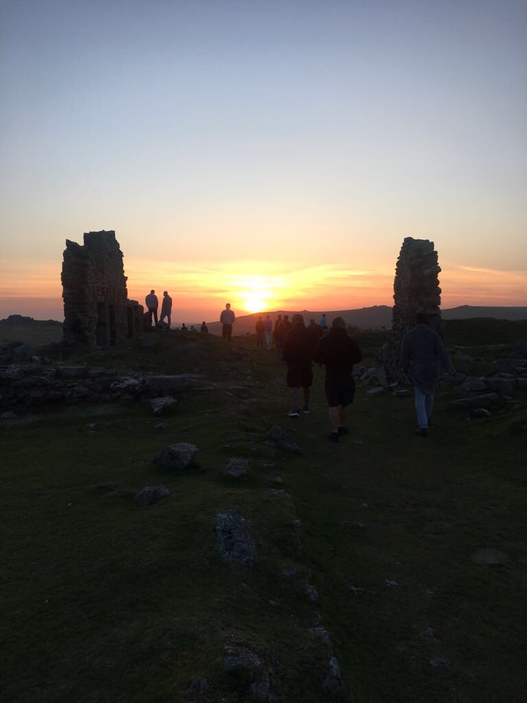 MGlassup's tweet photo. Last full day today of this #AirborneInitiative. Plenty of miles under our belts and a beautiful sunset to finish. #reducingreoffending #letsgetactive #sportchangeslives #chancechoicechange @potts70 https://t.co/lWFY2LA69w