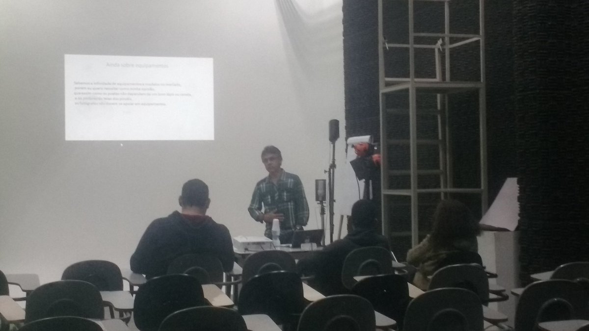 MultimidiaJF's tweet photo. No estúdio de Tv, com Ney Ladeira, ele apresenta sua oficina de fotografia!

#comunicaçãoétudo https://t.co/fLIEXez3pa