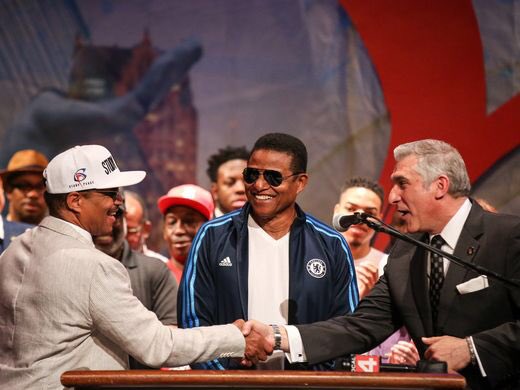 dmweekend's tweet photo. Great press conference today featuring the @Jacksons! Visit our FB page for our livestream video of the event. More news and announcements coming your way soon.

#dmw #detroit #music #detroitmusicweekend #dmw2018 #thejacksons #jackson5 #pressconference #mowtown #illbethere https://t.co/CjtqRlx3q2