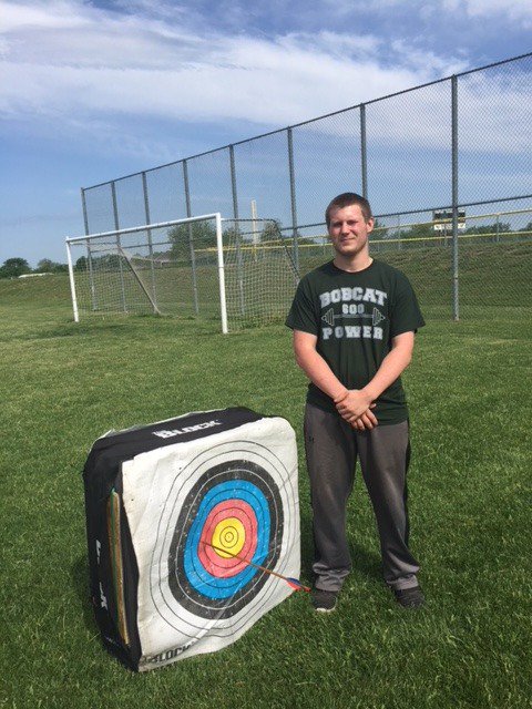 suemagoo8's tweet image. Two of my students who I think the world of!  #archeryfun  #experiencedarchers