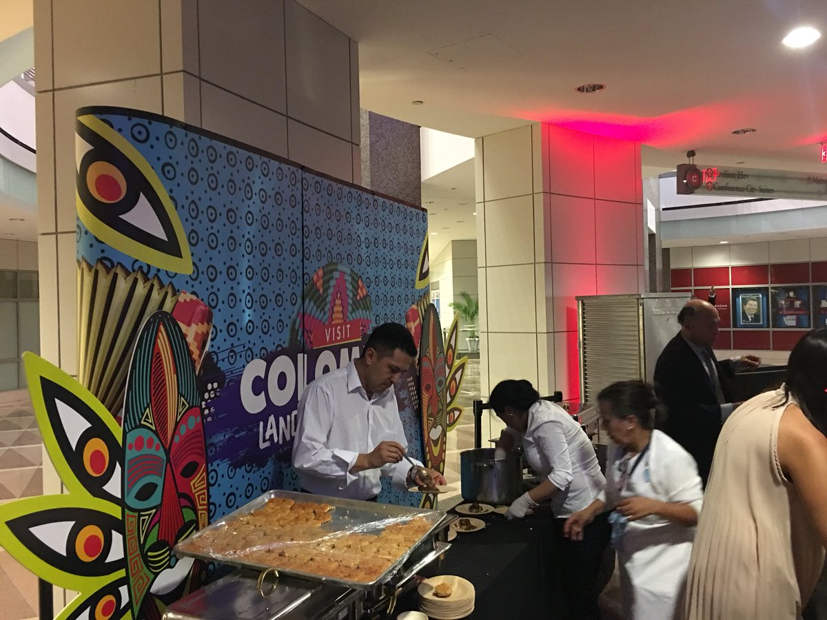 ColombiaEmbUSA's tweet image. Right now if you’re at the @ReaganITCDC @TheEventsDC Embassy Chef Challenge #ECC10, cast your vote for Colombia’s Alex Salgado using #ECCCOLO