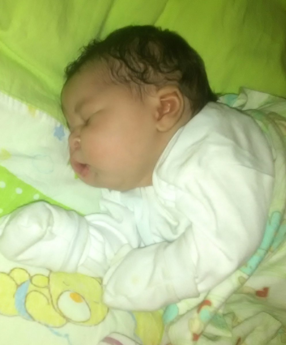 LomaFernandes1's tweet photo. Meu Coração Fora Do Corpo , Minha Vidah Toda 👣👶😍 #MamaeAmaTanto 😍 https://t.co/7mM3GWZoAA