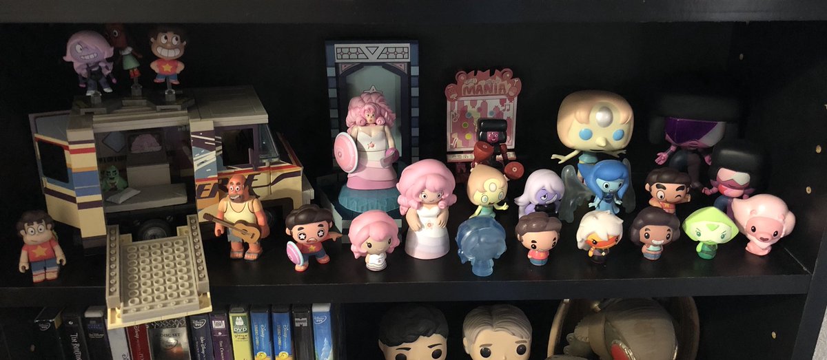Put the three block sets together and now my <a href="/StevenAccount/">🇺🇸 #StevenUniverse 🇵🇭</a> shelf is complete! Until I get more <a href="/OriginalFunko/">Funko</a>. #StevenUniverse #FunkoPop