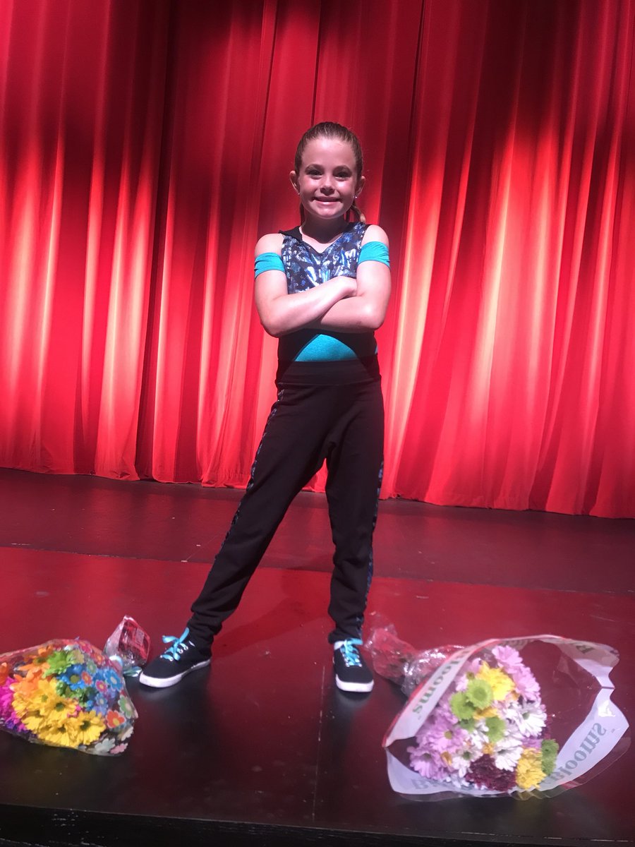 EmilyMMountford's tweet photo. The Greatest Show! So proud of this dancer! #MainStreetDance #HipHop @AnnMunden @fvhsbengals @624vance @uncwsurf https://t.co/FRof29mfDr