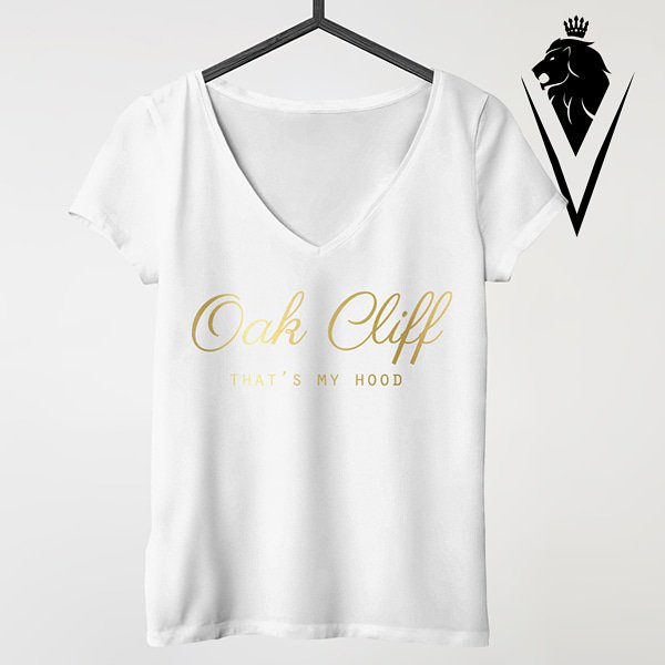 DeVillaDallas's tweet photo. Oak Cliff, that's our hood. Clean white tee, fresh &amp; comfortable, with gold metallic lettering.https://t.co/GpH64quv9z or **DM to Buy**

#DEVILLA #DEVILLADallas #luxe #Curated #Timeless #style #styleinspo #ootd #tshirts #casual #metallicgold #OakCliff #Dallas #DFW #BishopArts https://t.co/6YDMSmbBRL