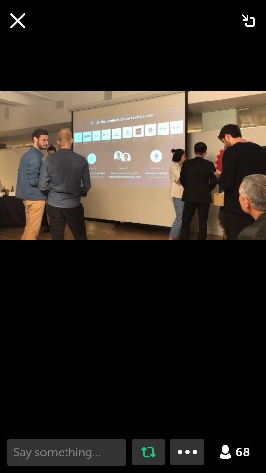 Ebunayo08's tweet photo. Chatting and anticipation of voting results @HydrogenAPI #blocktank #BlockchainWeekNYC #blockchain #voting #decentralized #updates #Lagos #Nigeria https://t.co/EGWiSgzWNt