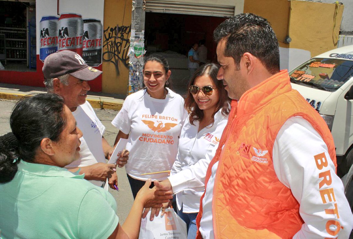 FelipeBretonT's tweet photo. En San Lorenzo Almecatla me comprometí a reforzar la seguridad. 
Los habitantes son asediados por la delincuencia e ignorados por las autoridades! 
El Municipio debe ser garante de la seguridad de sus habitantes. 
#Cuautlancingo será un lugar seguro para todos. https://t.co/ngogLQDBWs