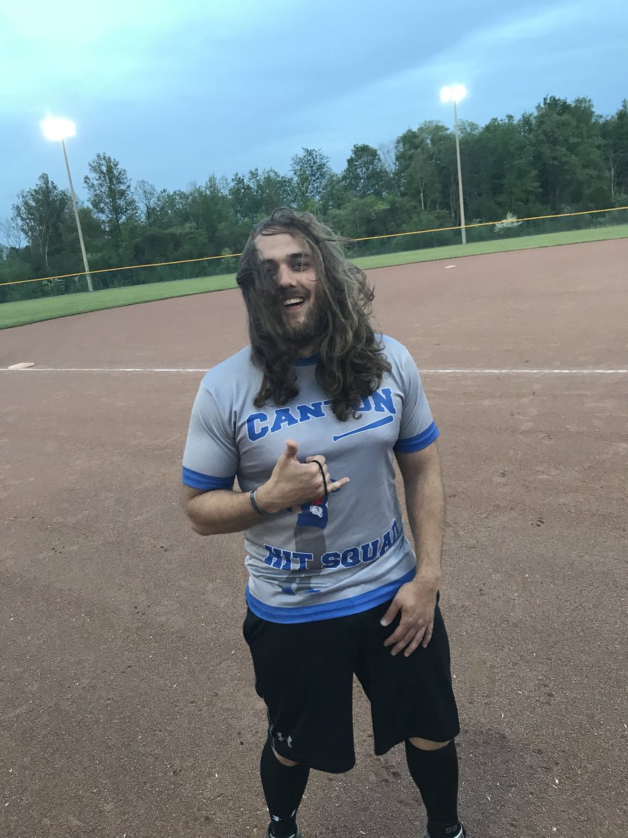 CantonHitSquad's tweet photo. Tom Hanks cast away update #SexHair #WilsonsBFF #Ballers https://t.co/slZVQqda15