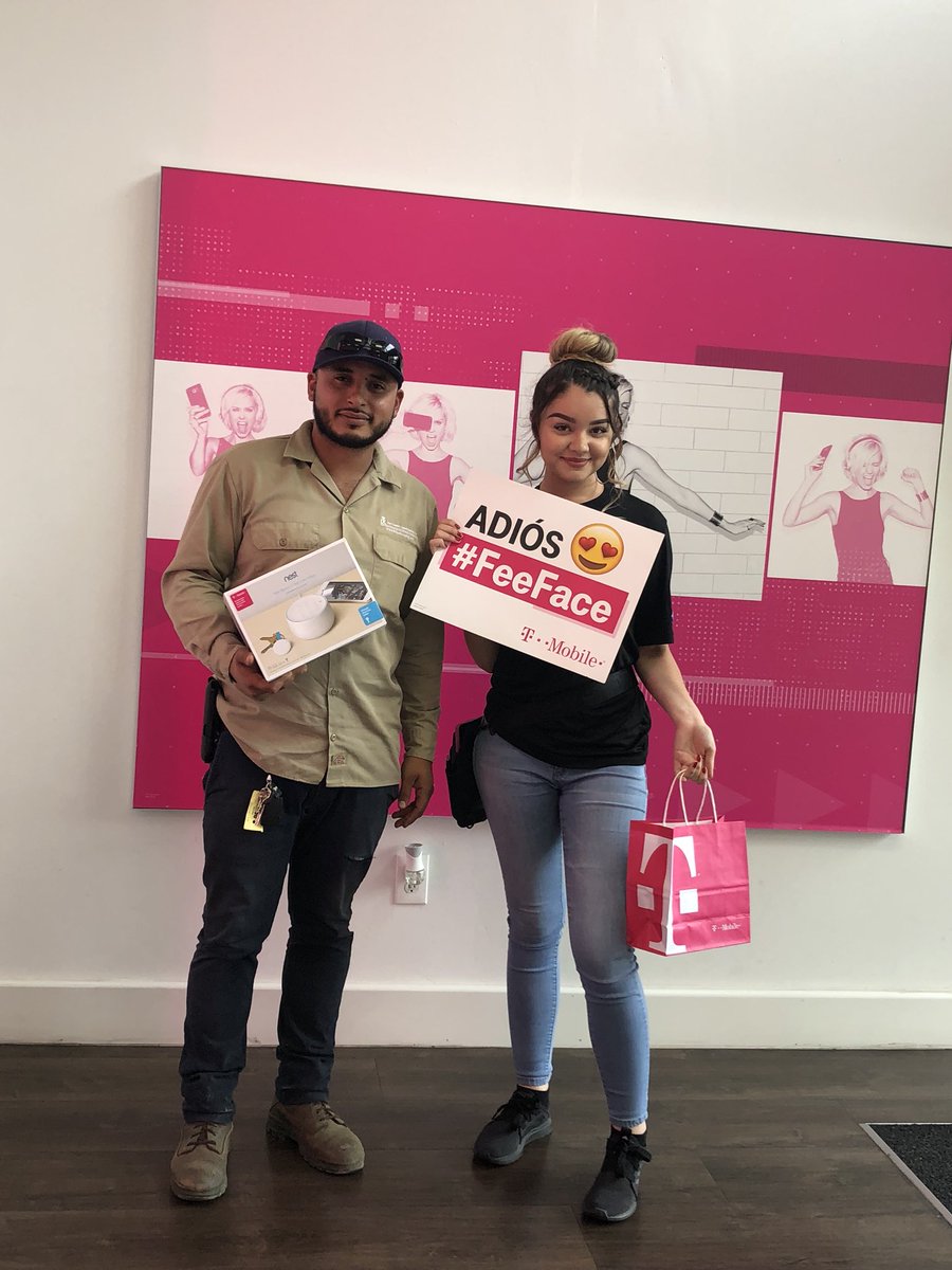 errricckkaaaa's tweet photo. Hayward 2.0 on fire 🔥🔥🔥🤑🤑🤑🤑🤑🤑🙄 #dreamteam #hayward2.0 @Kfromtmobile @MGonzal186 @JesstIn48 @JohnLegere https://t.co/CYKzQEvesq