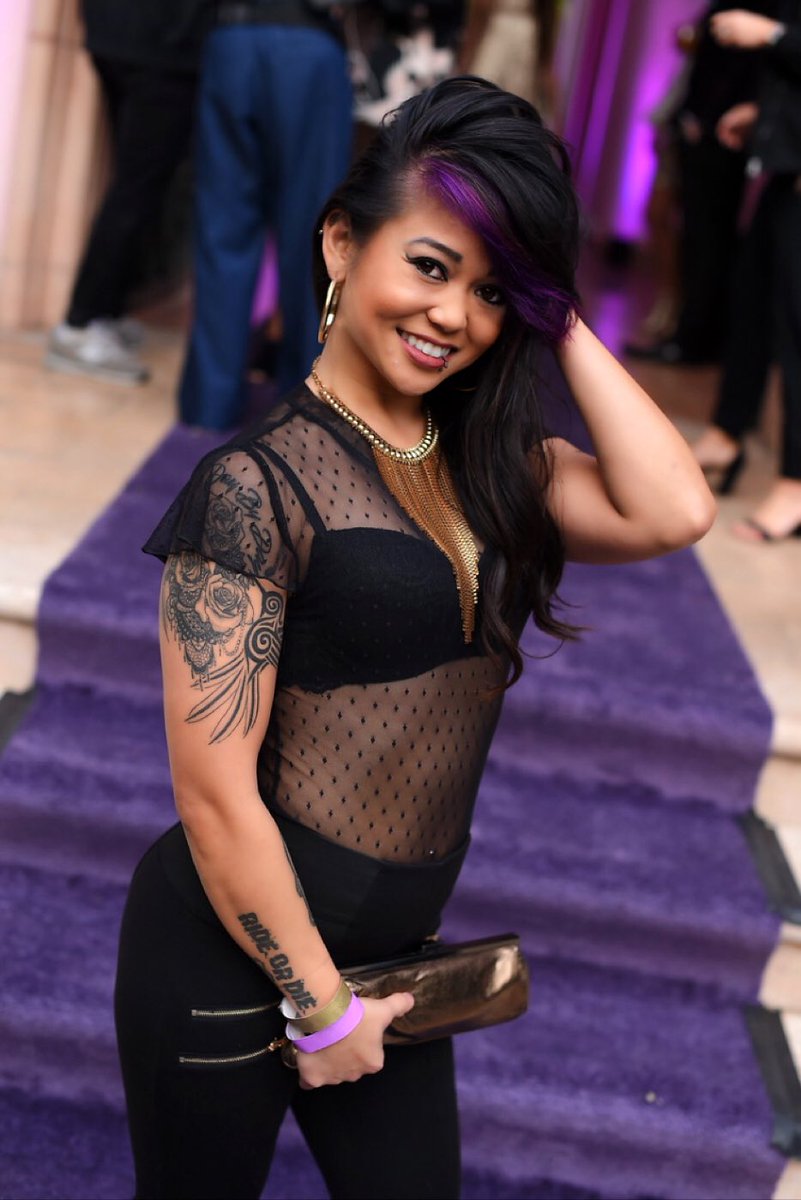 ItsHerSPOTLIGHT's tweet photo. I just received the new pics from #ConcertAtTheCastle 🎉🎉🎉@StreamLiveMe 2nd Birthday Bash!
😍📸👌🏼
The Photographers that were there were ON FIRE! 😅📸😍
Thanks for the great shots! #ThrowbackThursday https://t.co/9A0TPLFHzc