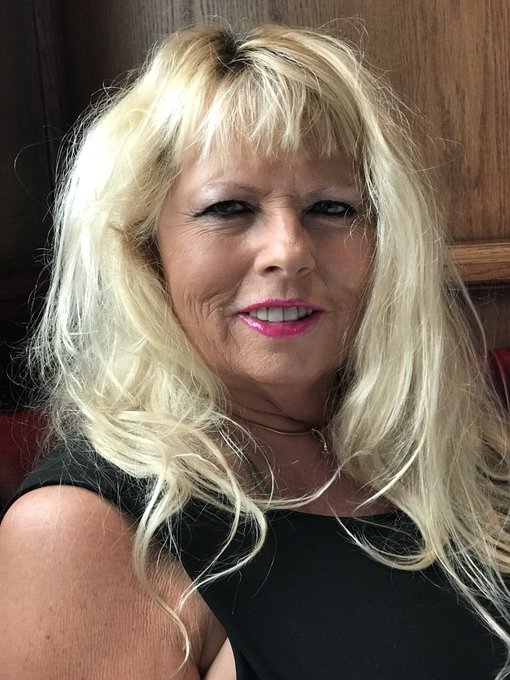 Anniversary dinner tonight https://t.co/WbQ5Zr1zpU<a href="/tag/newprofilepic"class="tags"><span>#newprofilepic</span></a>