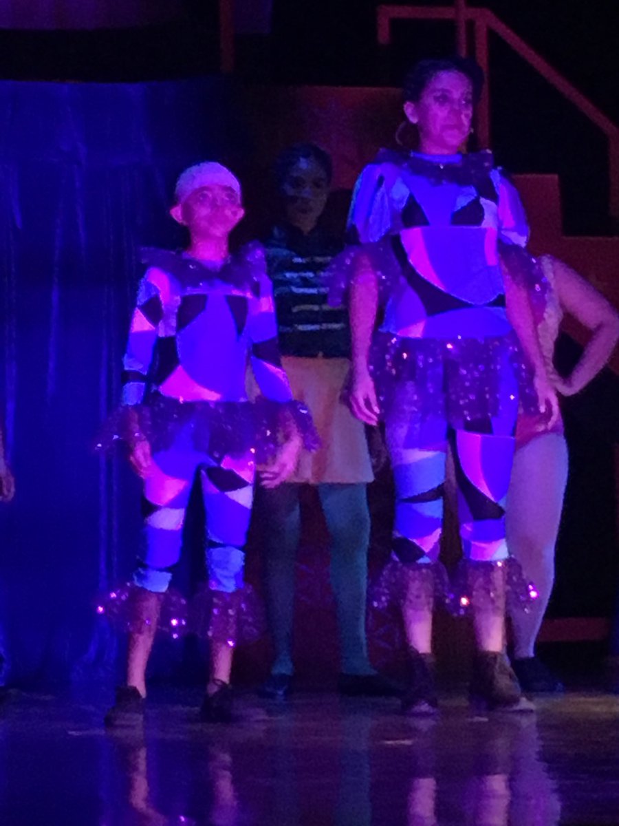 VERO_MIER's tweet photo. Iniciando #Pippin  @pasionplaya @playateatro https://t.co/6wBAUD8dds